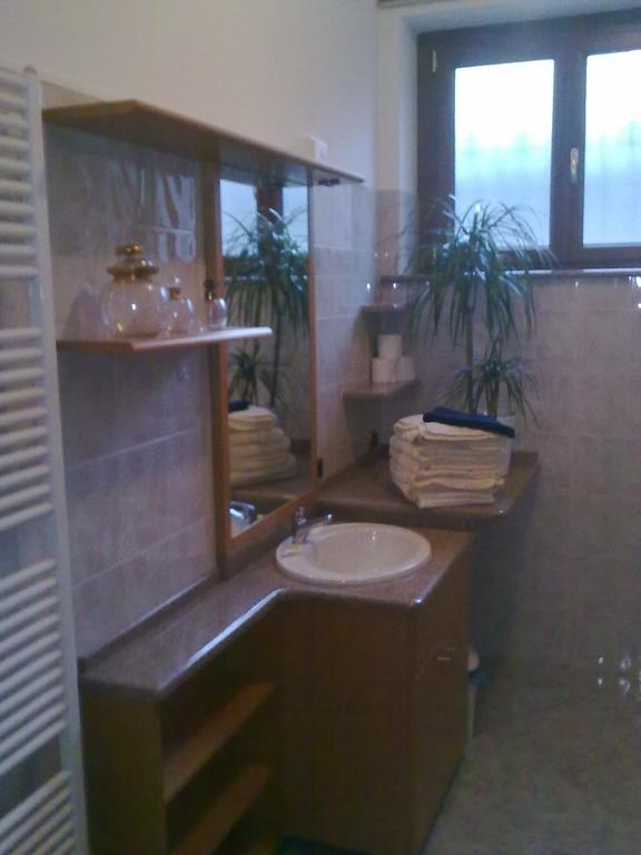 Affittacamere Valchiavenna - Foresteria Lombarda Con Parcheggio Privato Sul Posto! Apprezzata Gestione Familiare Dal 2012, Qualita-Prezzo Top! "Guest-House With Private Parking On Site! Appreciated Family Management Since 2012, Quality-Price Top!" חדר תמונה