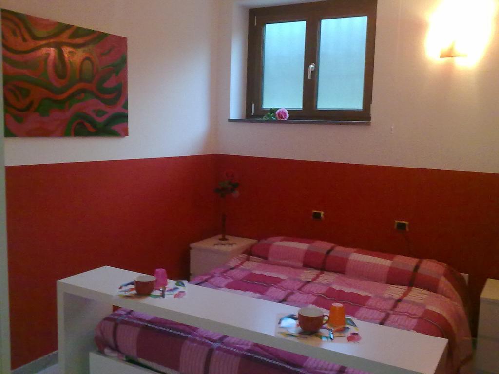 Affittacamere Valchiavenna - Foresteria Lombarda Con Parcheggio Privato Sul Posto! Apprezzata Gestione Familiare Dal 2012, Qualita-Prezzo Top! "Guest-House With Private Parking On Site! Appreciated Family Management Since 2012, Quality-Price Top!" חדר תמונה