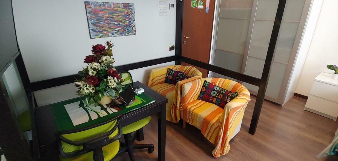 Affittacamere Valchiavenna - Foresteria Lombarda Con Parcheggio Privato Sul Posto! Apprezzata Gestione Familiare Dal 2012, Qualita-Prezzo Top! "Guest-House With Private Parking On Site! Appreciated Family Management Since 2012, Quality-Price Top!" מראה חיצוני תמונה